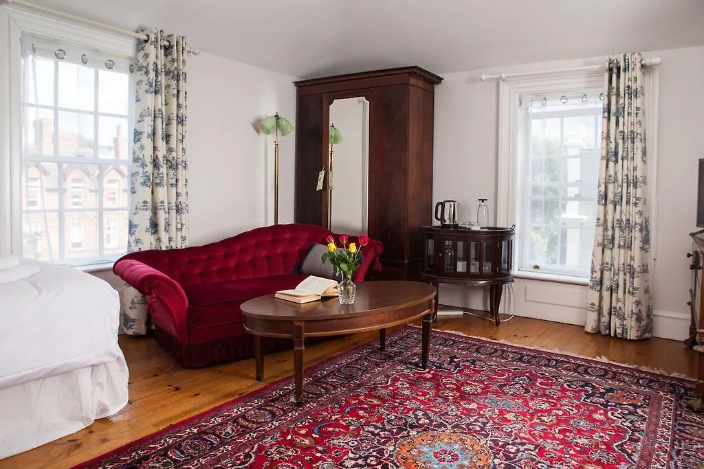 بيت ضيافة The Historical Harcourt Suites دبلن أيرلندا